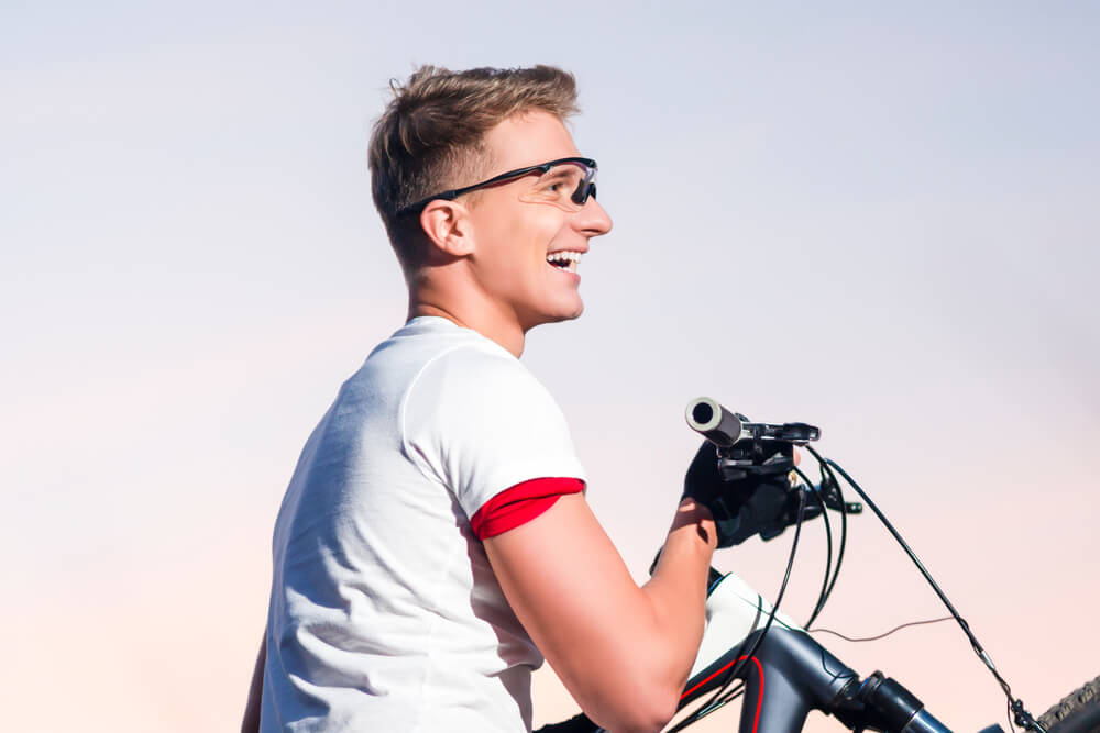 Top Features to Look for in Men's Cycling Glasses for Optimal Performance 